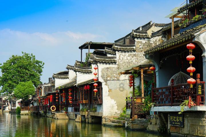智能观光车：科技保障下的安全旅行与规范交通
